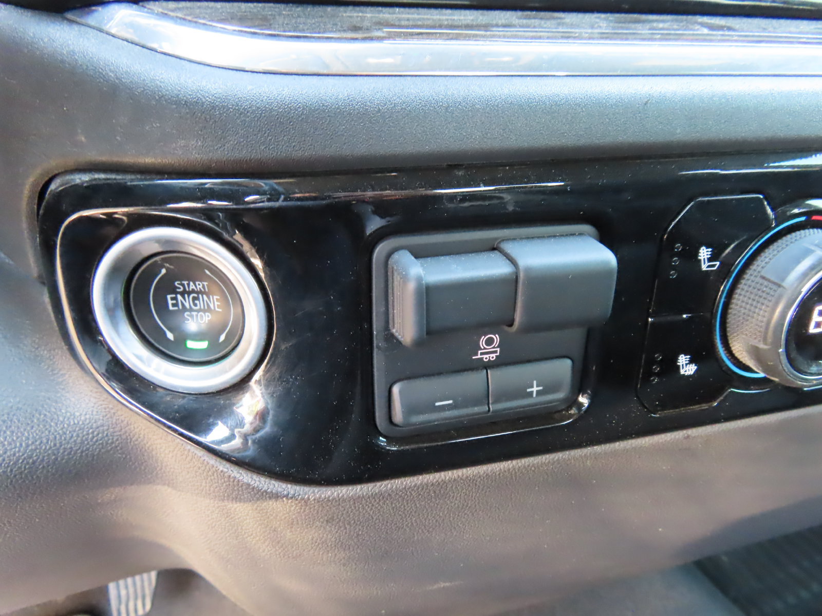 Used 2024 Chevrolet Silverado 1500 LT AWD/4WD image 26