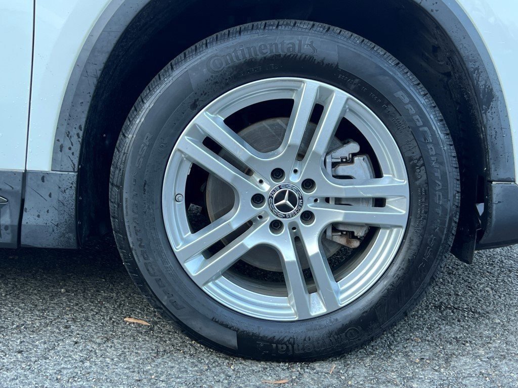 Used 2021 Mercedes-Benz GLA 250 4MATIC w/ Premium Package image 10