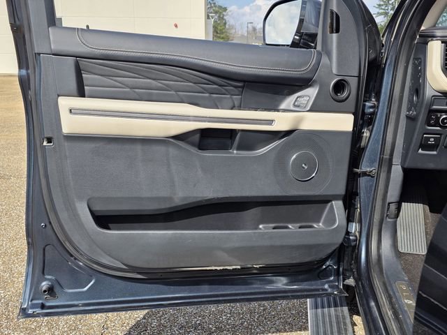 Certified 2023 Ford Expedition Platinum image 15
