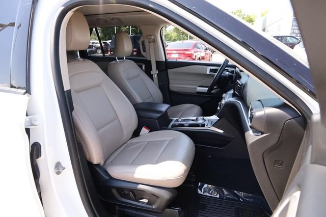Certified 2021 Ford Explorer XLT w/ Equipment Group 202A AWD/4WD image 29