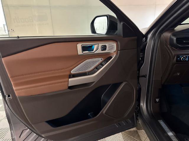 Certified 2023 Ford Explorer King Ranch w/ Technology Package AWD/4WD image 16
