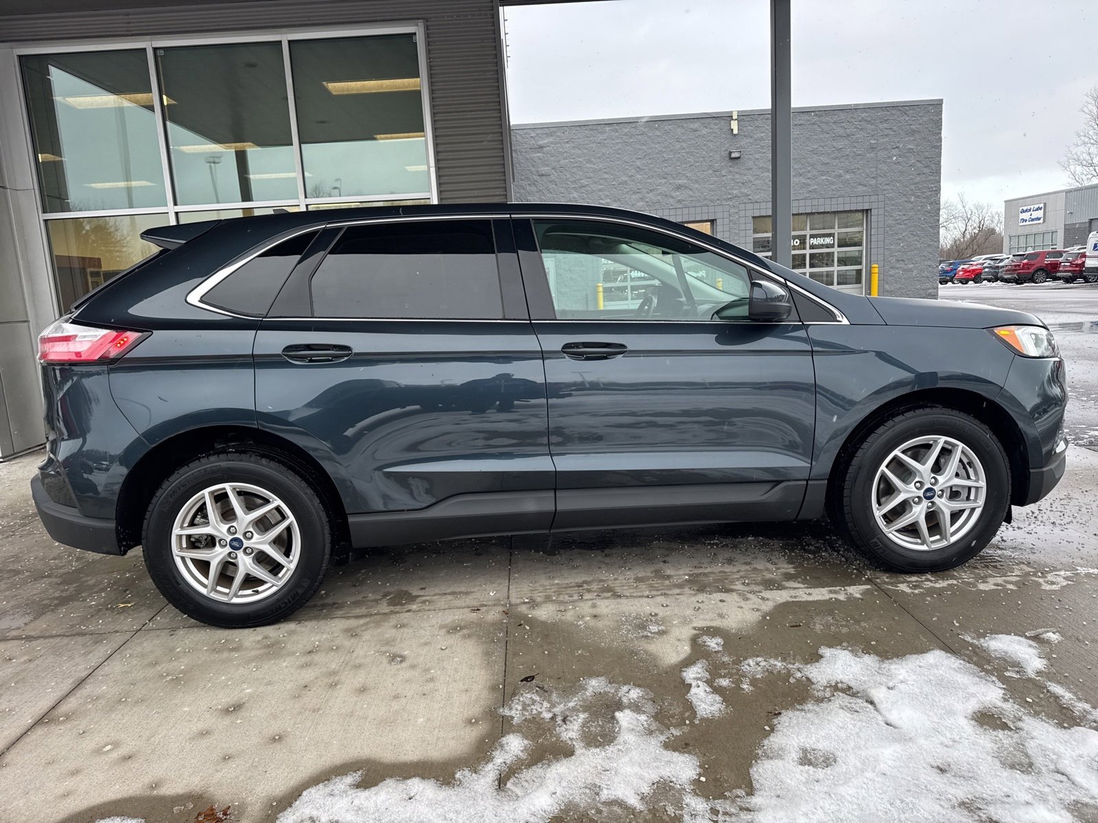 Certified 2022 Ford Edge SEL w/ Convenience Package image 9