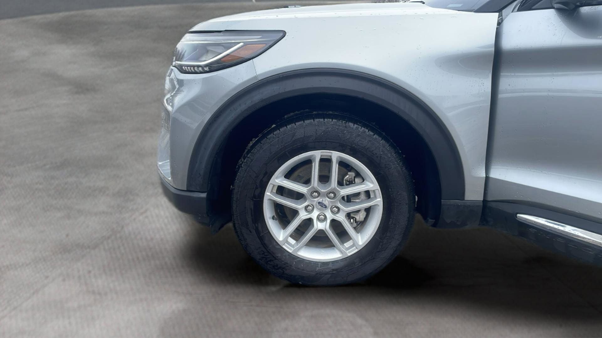 Certified 2025 Ford Explorer Active AWD/4WD image 26