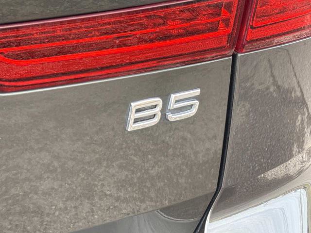 Used 2022 Volvo XC60 B5 R-Design w/ Advanced Package image 11