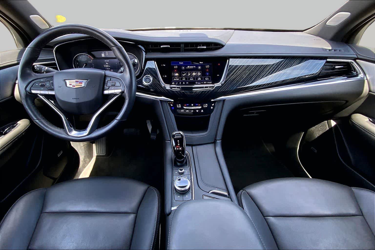 Used 2025 Cadillac XT6 Premium Luxury AWD/4WD image 16