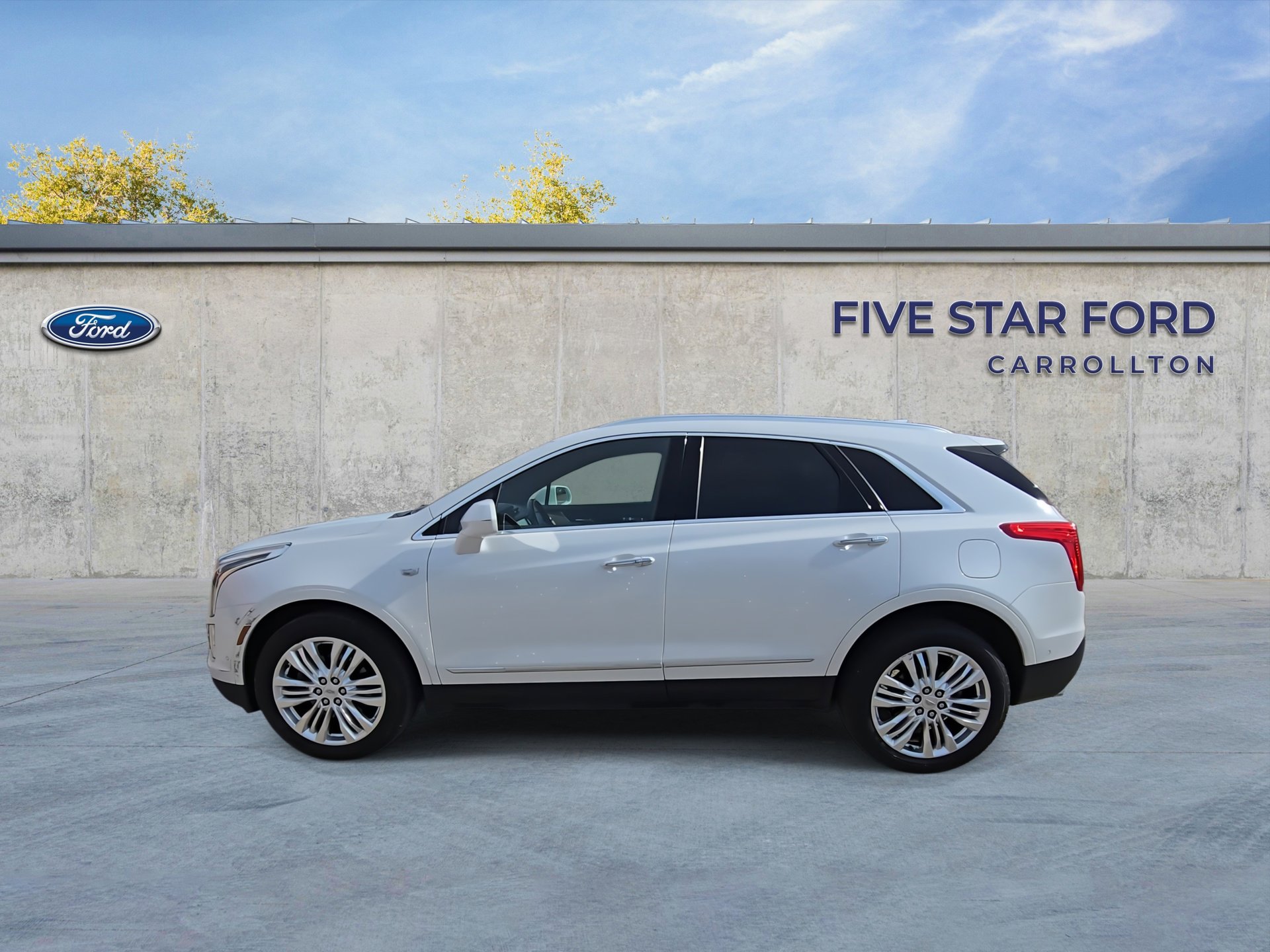 Used 2018 Cadillac XT5 Premium Luxury w/ Driver Assist Package image 5