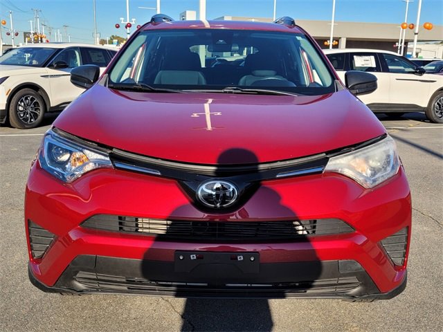 Used 2018 Toyota RAV4 LE image 9