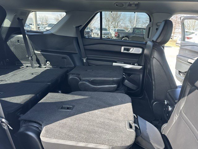 Certified 2023 Ford Explorer Limited w/ Limited Technology Package image 34