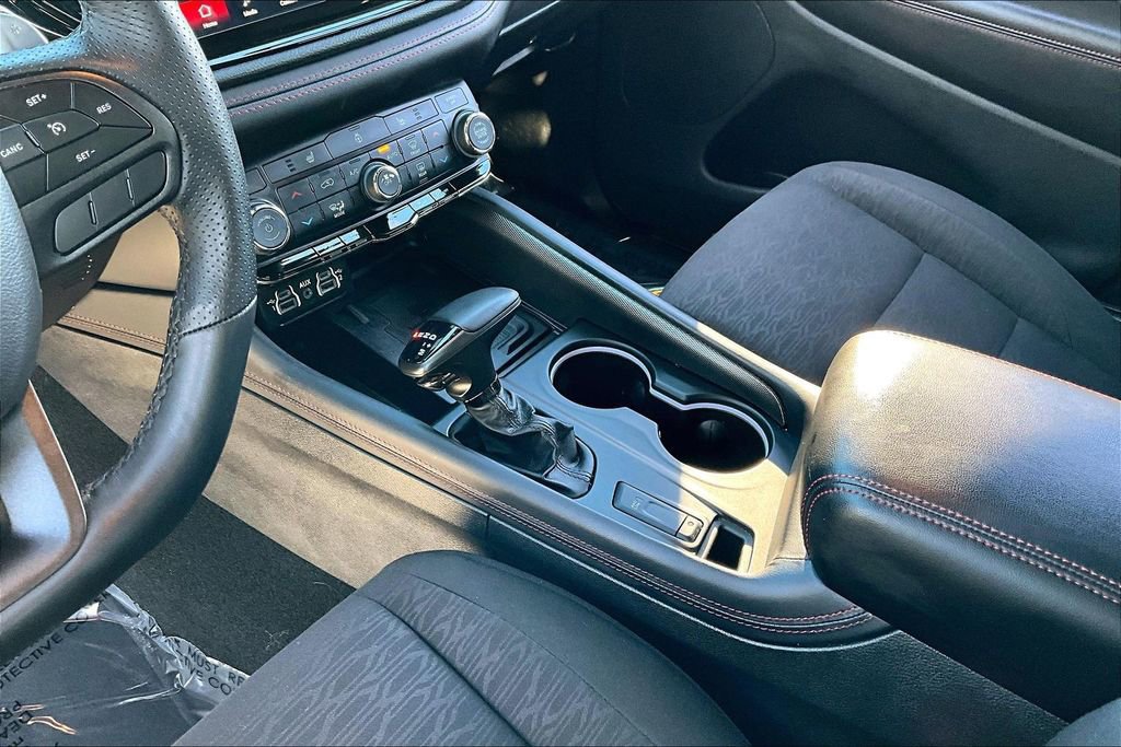 Used 2024 Dodge Durango R/T w/ Blacktop Package AWD/4WD image 15