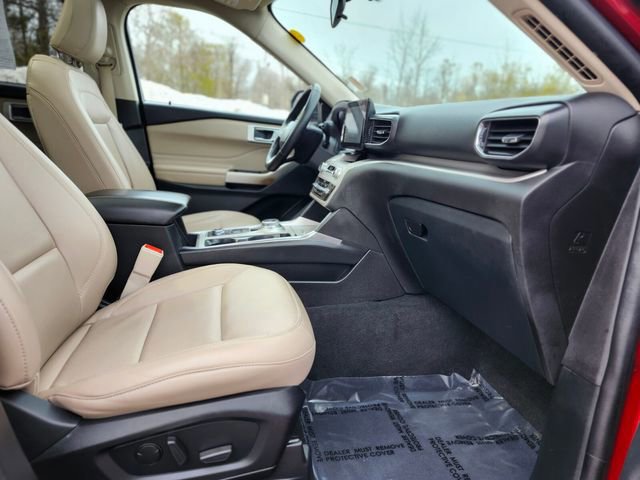 Certified 2022 Ford Explorer XLT w/ Equipment Group 202A image 11