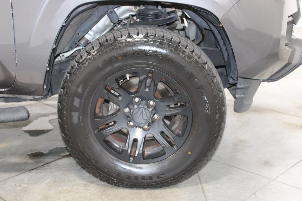 Used 2020 Toyota Tacoma SR w/ SR Convenience Package RWD image 14