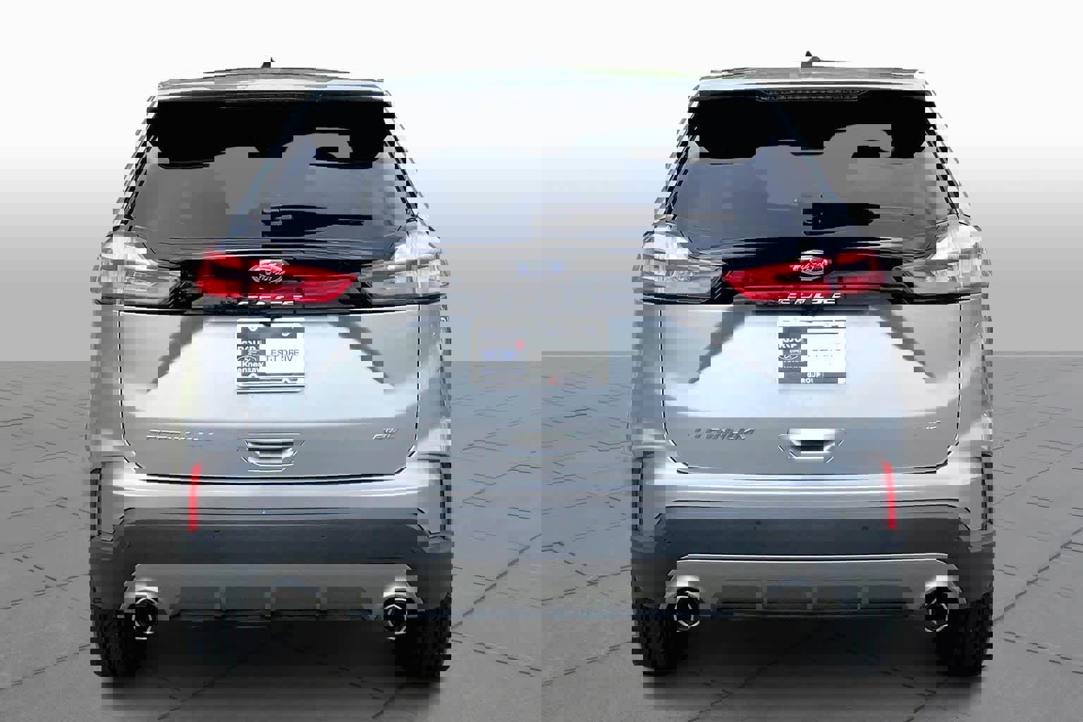 Certified 2022 Ford Edge Titanium image 3