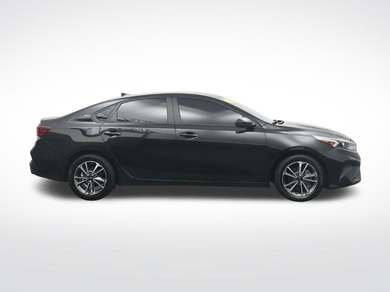 Used 2023 Kia Forte LXS FWD image 4