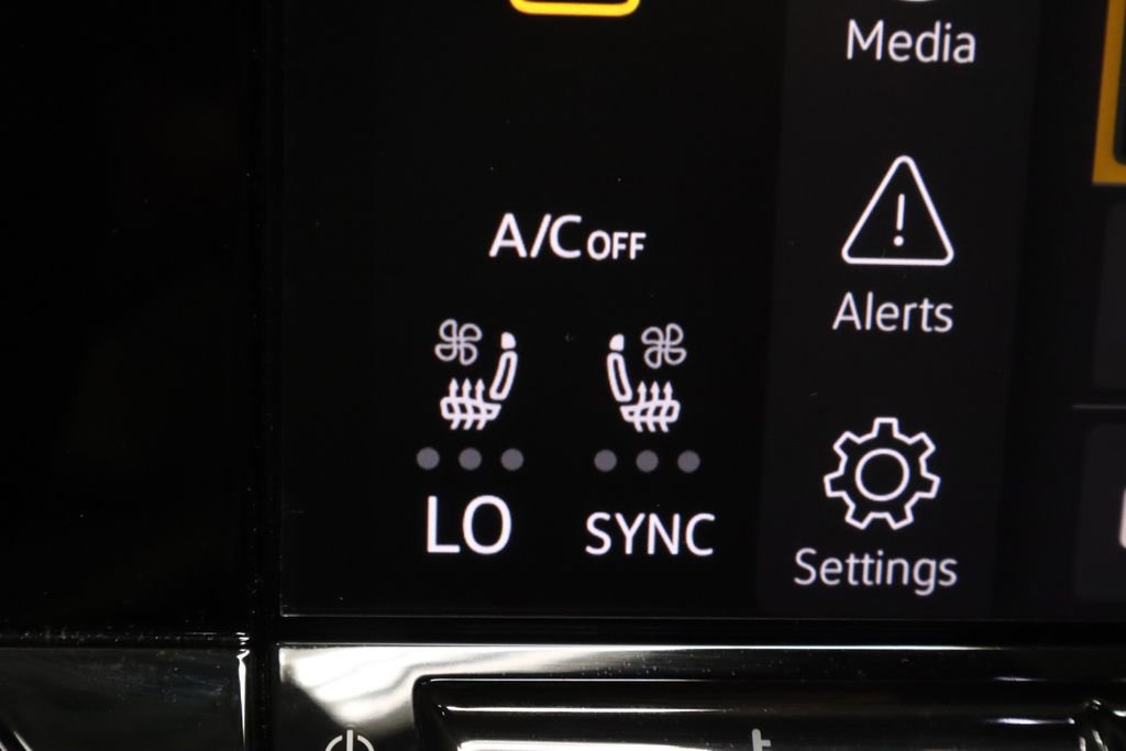 Used 2024 Volkswagen Atlas SEL AWD/4WD image 11