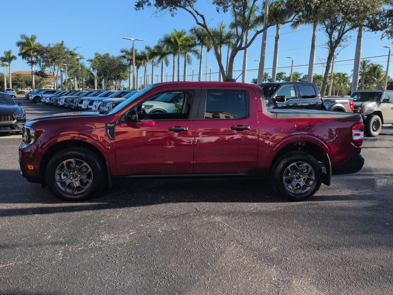 Certified 2025 Ford Maverick XLT w/ XLT Luxury Package FWD image 7
