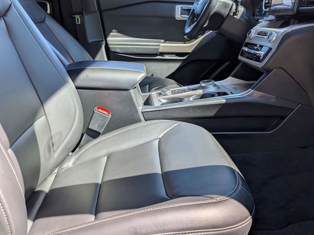 Certified 2023 Ford Explorer XLT w/ Equipment Group 202A AWD/4WD image 30