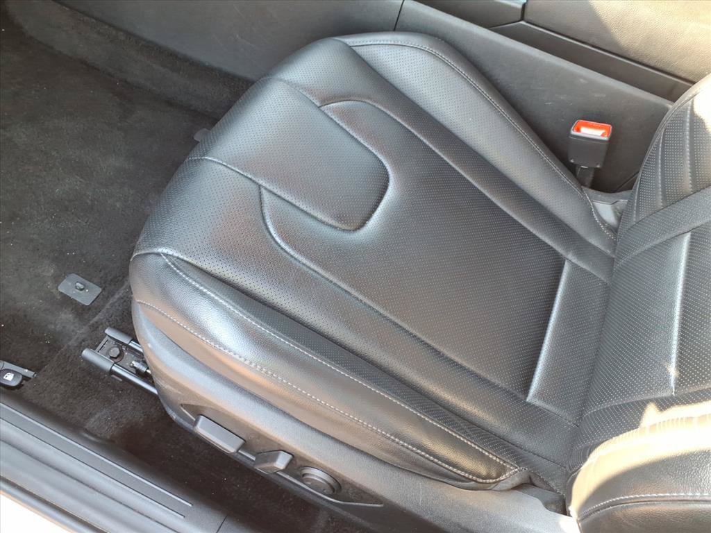 Used 2025 Hyundai Elantra Limited FWD image 10