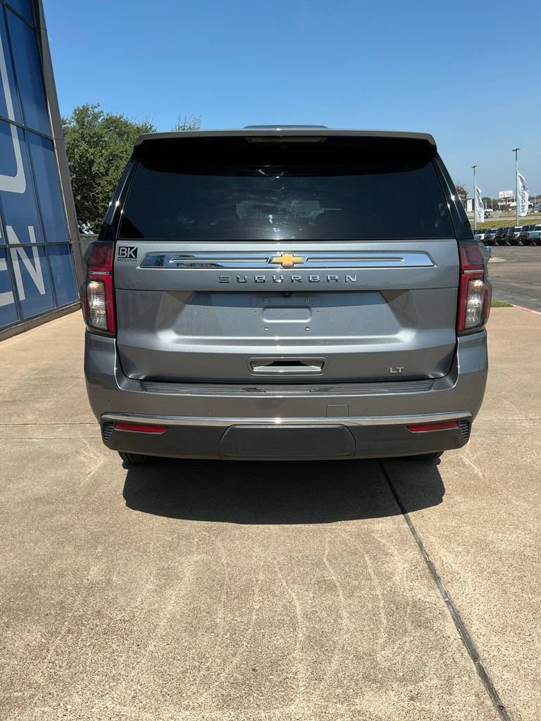 Used 2021 Chevrolet Suburban LT w/ LT Signature Package RWD image 7