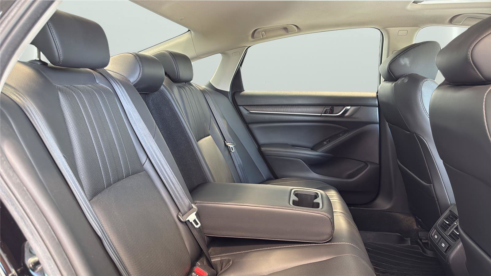 Used 2021 Honda Accord Touring image 17
