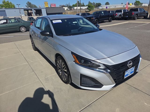 Used 2024 Nissan Altima 2.5 SV FWD image 7