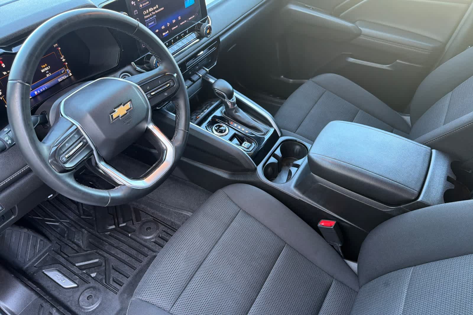 Used 2023 Chevrolet Colorado LT w/ LT Convenience Package II AWD/4WD image 11