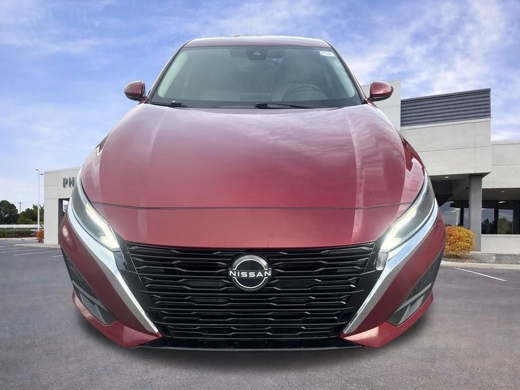 Used 2023 Nissan Altima 2.5 SV FWD image 2