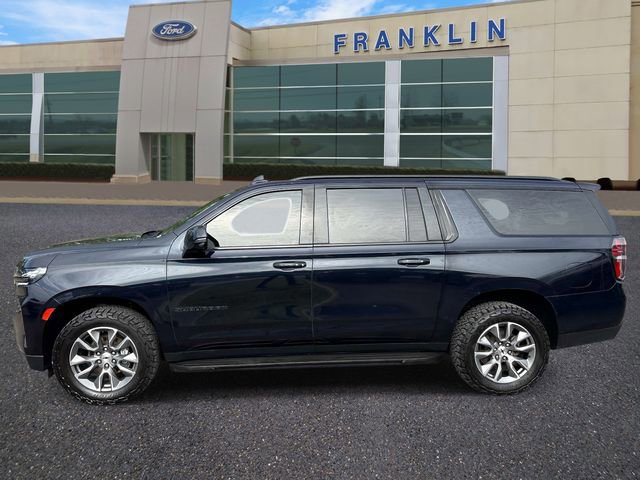 Used 2022 Chevrolet Suburban RST w/ Luxury Package image 2