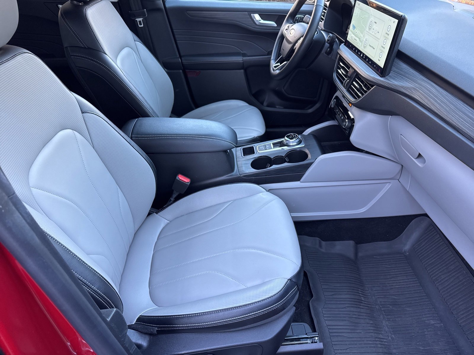 Certified 2025 Ford Escape SE w/ PHEV Premium Package image 37