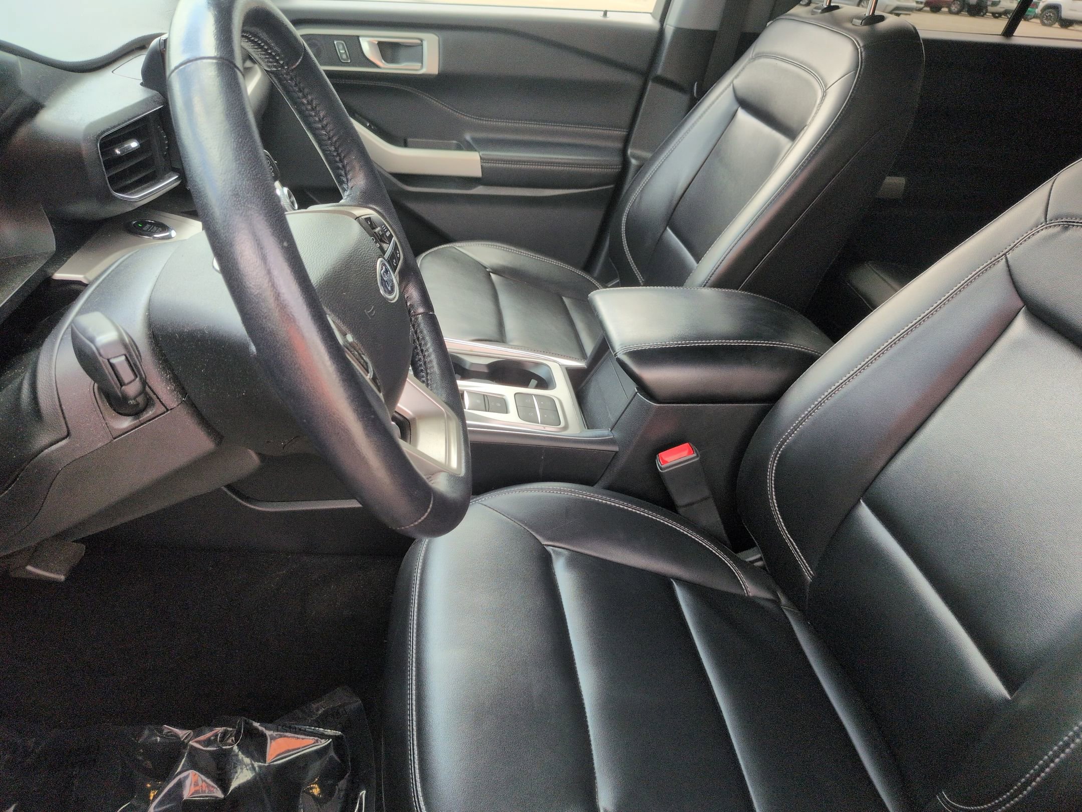 Certified 2021 Ford Explorer XLT w/ Equipment Group 202A RWD image 16