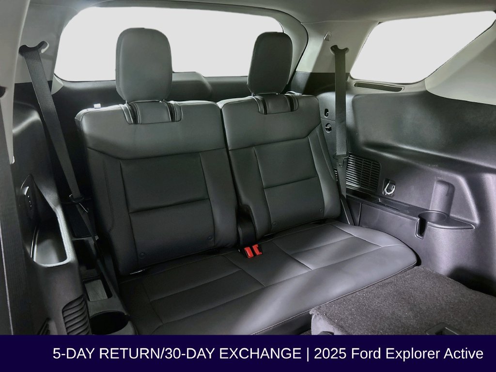 Certified 2025 Ford Explorer Active w/ Active Comfort Package AWD/4WD image 32