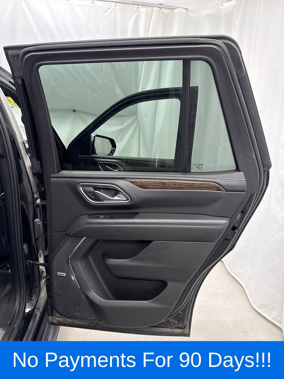 Used 2023 Chevrolet Tahoe Premier AWD/4WD image 35