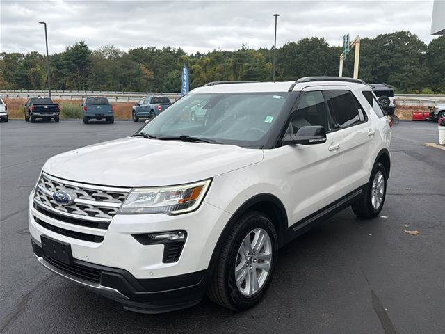 Certified 2018 Ford Explorer XLT w/ Equipment Group 202A AWD/4WD image 3