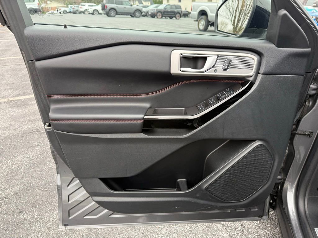 Certified 2023 Ford Explorer ST-Line w/ Class IV Trailer Tow Package image 13