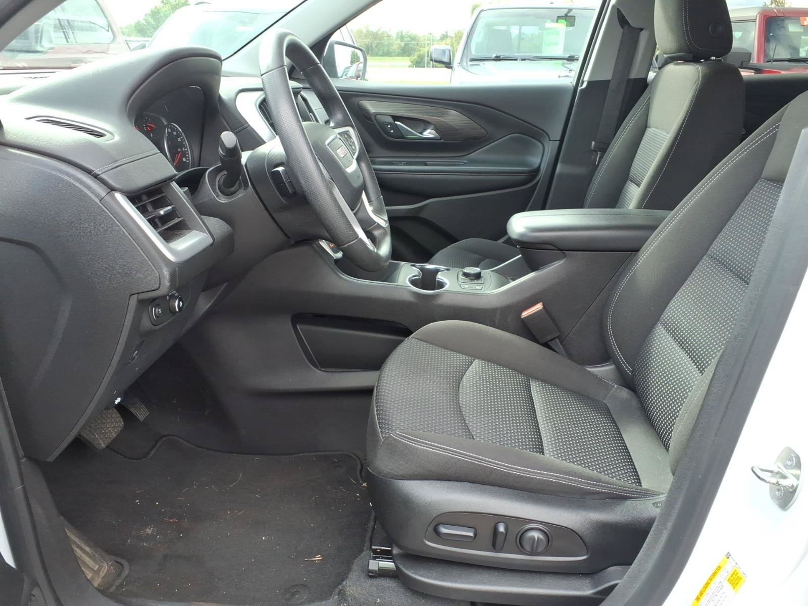 Used 2024 GMC Terrain SLE w/ Driver Convenience Package FWD image 21