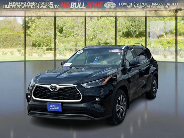 Used 2022 Toyota Highlander XLE AWD/4WD image 8