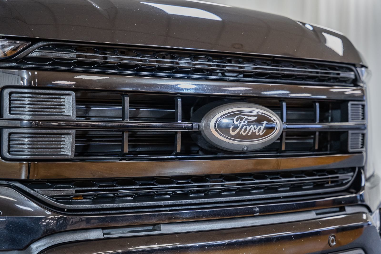 Certified 2023 Ford F150 Platinum w/ Equipment Group 701A High image 14