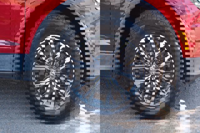 Used 2019 Volkswagen Tiguan SE AWD/4WD image 9