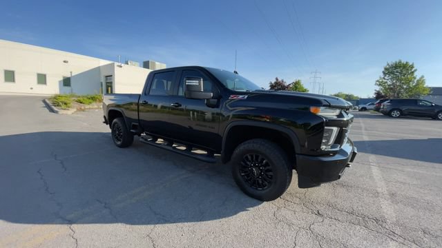 Used 2022 Chevrolet Silverado 2500 LT w/ Midnight Edition AWD/4WD image 2