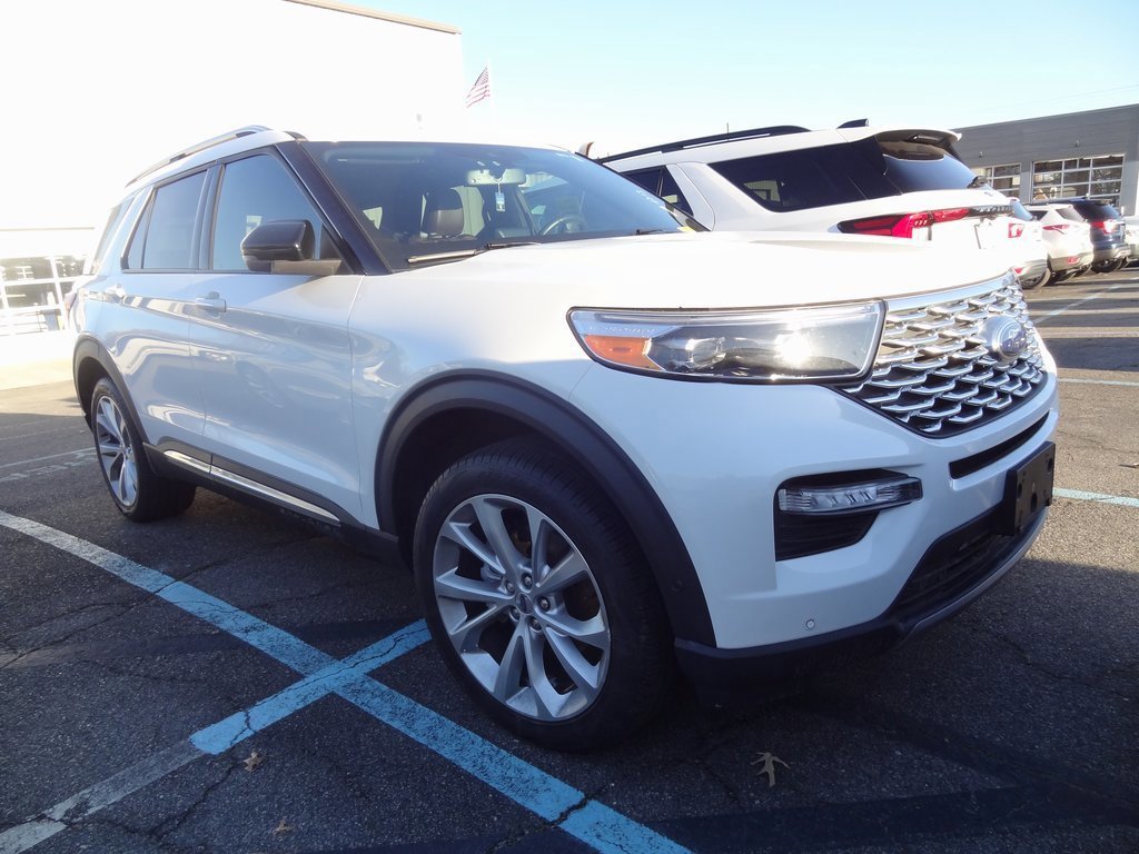 Certified 2022 Ford Explorer Platinum w/ Equipment Group 601A image 5