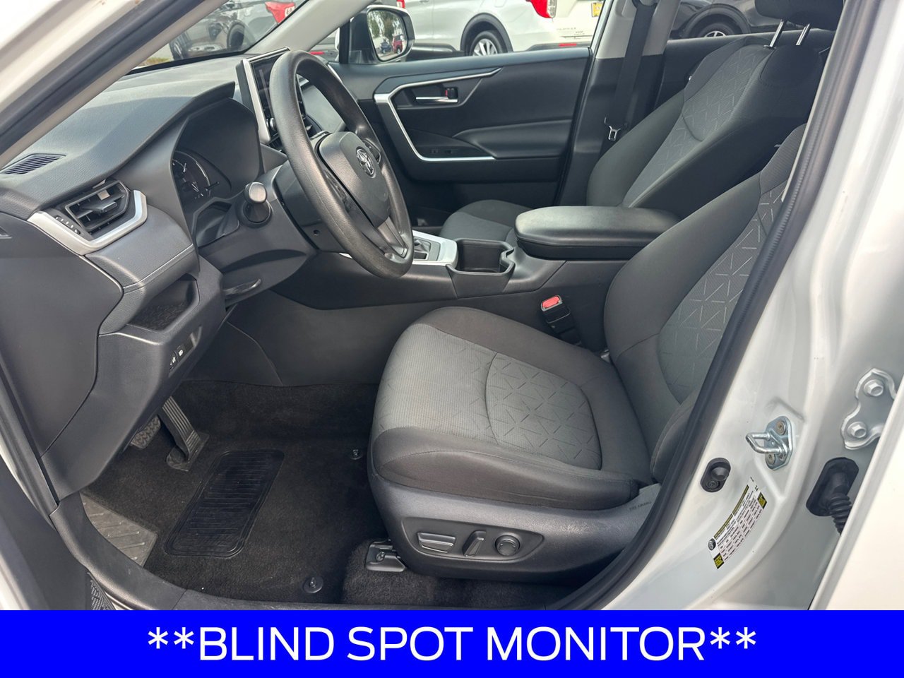 Used 2024 Toyota RAV4 XLE FWD image 10