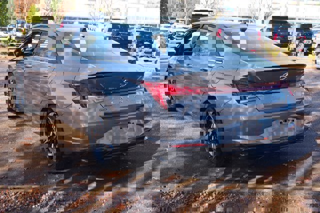 Used 2023 Hyundai Elantra Limited image 5