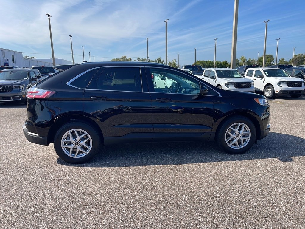 Certified 2024 Ford Edge SEL w/ Convenience Package image 2
