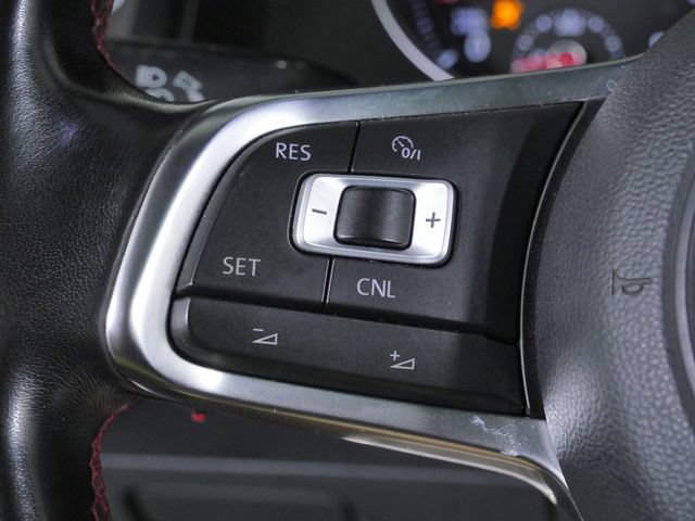 Used 2017 Volkswagen GTI SE FWD image 26