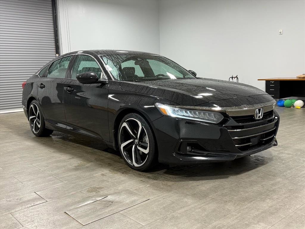 Used 2022 Honda Accord Sport image 2