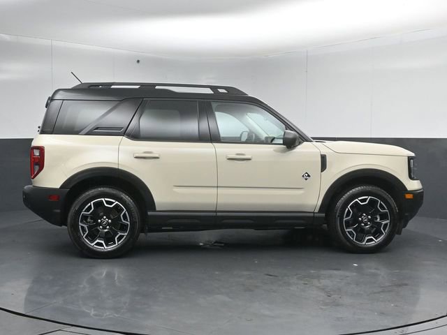 Certified 2025 Ford Bronco Sport Outer Banks w/ Outer Banks Tech Package+ AWD/4WD image 8