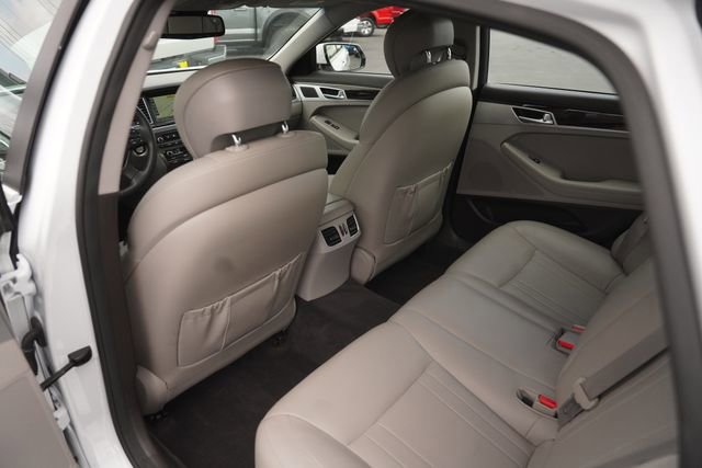 Used 2017 Genesis G80 3.8 RWD image 11