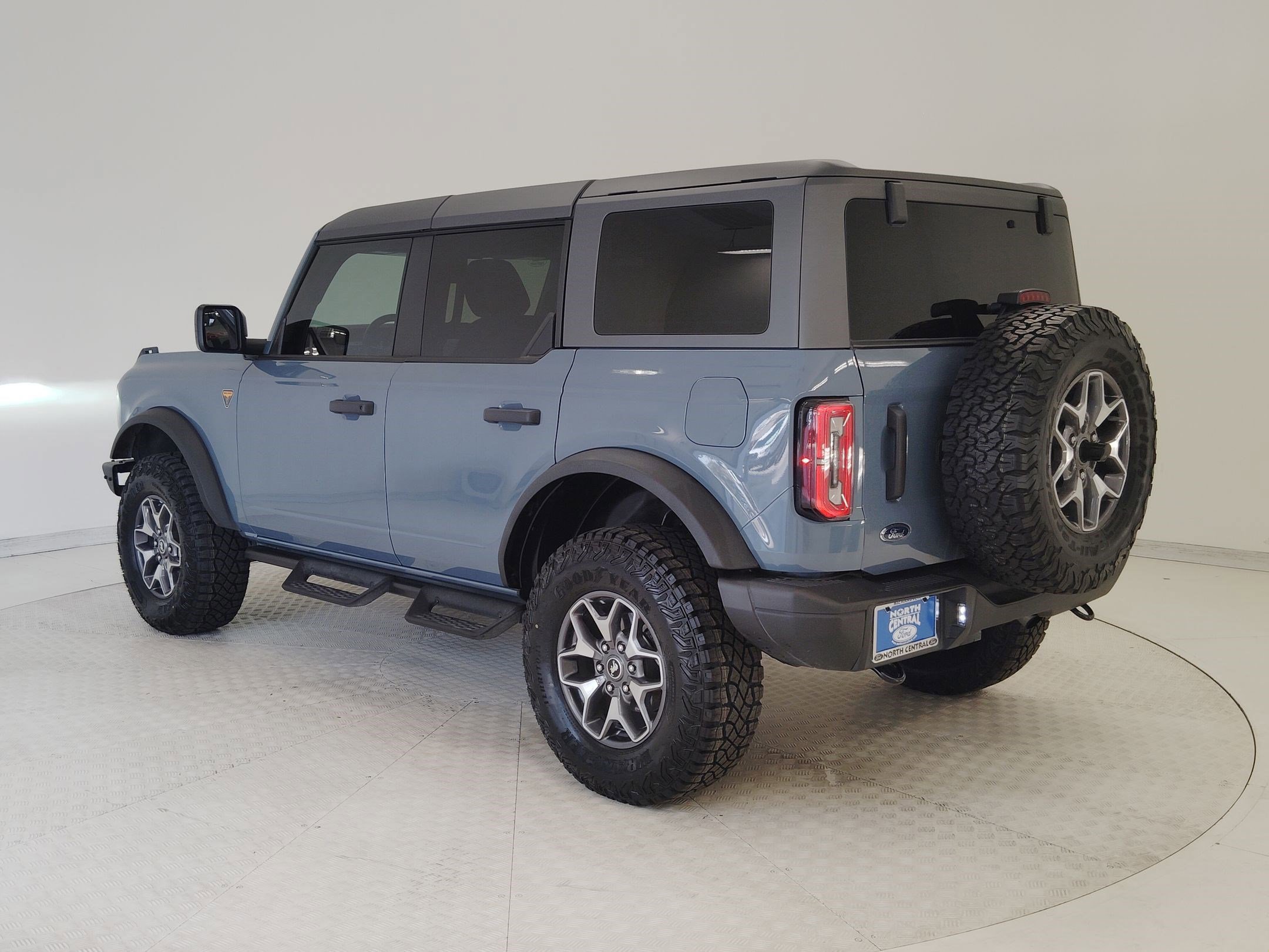 Certified 2024 Ford Bronco Badlands image 3