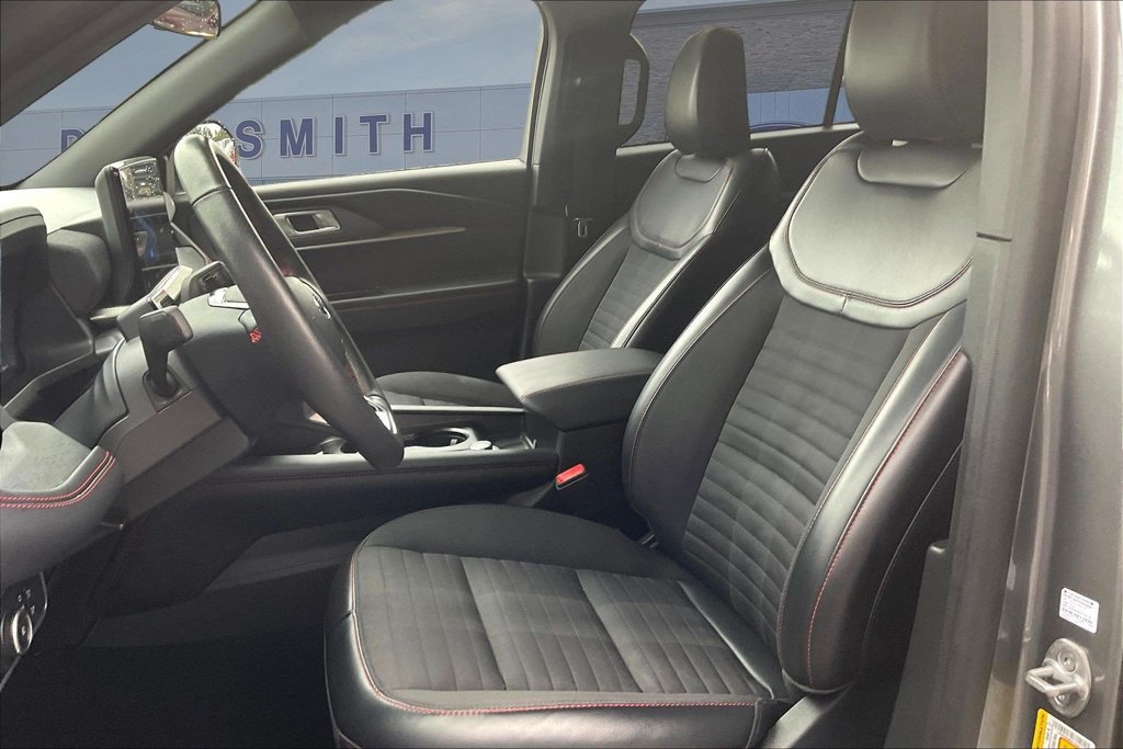 Certified 2025 Ford Explorer ST-Line AWD/4WD image 21
