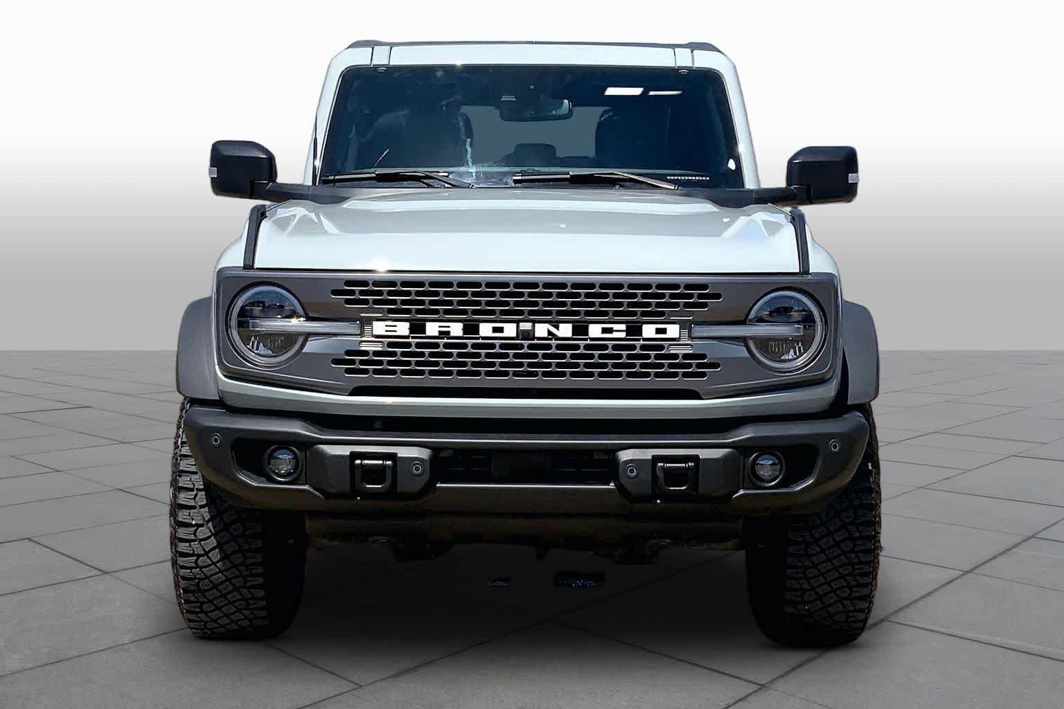 Certified 2023 Ford Bronco Badlands w/ Sasquatch Package AWD/4WD image 4