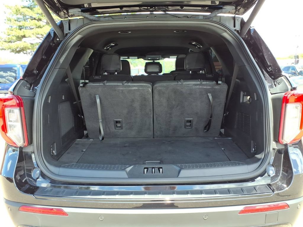 Certified 2023 Ford Explorer ST-Line AWD/4WD image 9